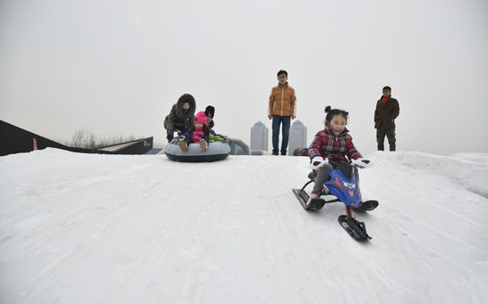 春節(jié)到天津東疆沙灘“觀海戲雪” 為游客帶來全新體驗(yàn)